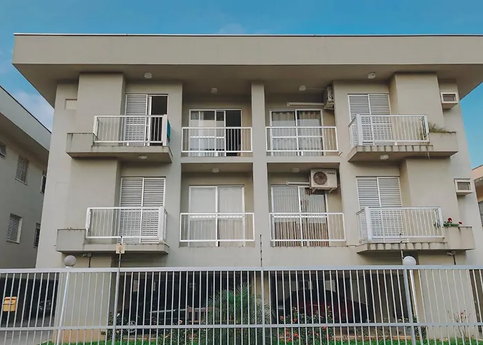 Apartamento em Ubatuba 50m do mar Praia Grande